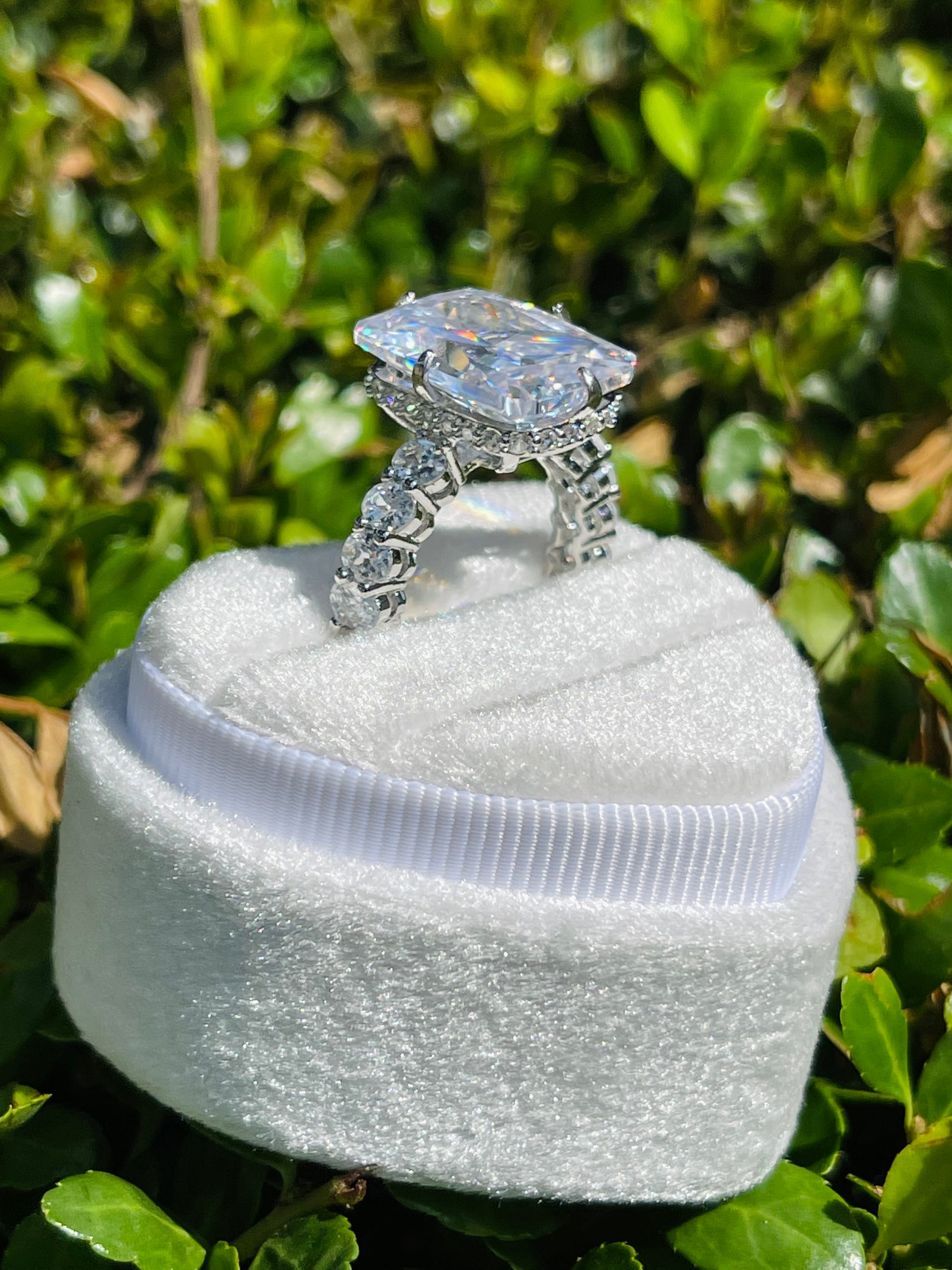 BRANDY DIAMANTÉ RING